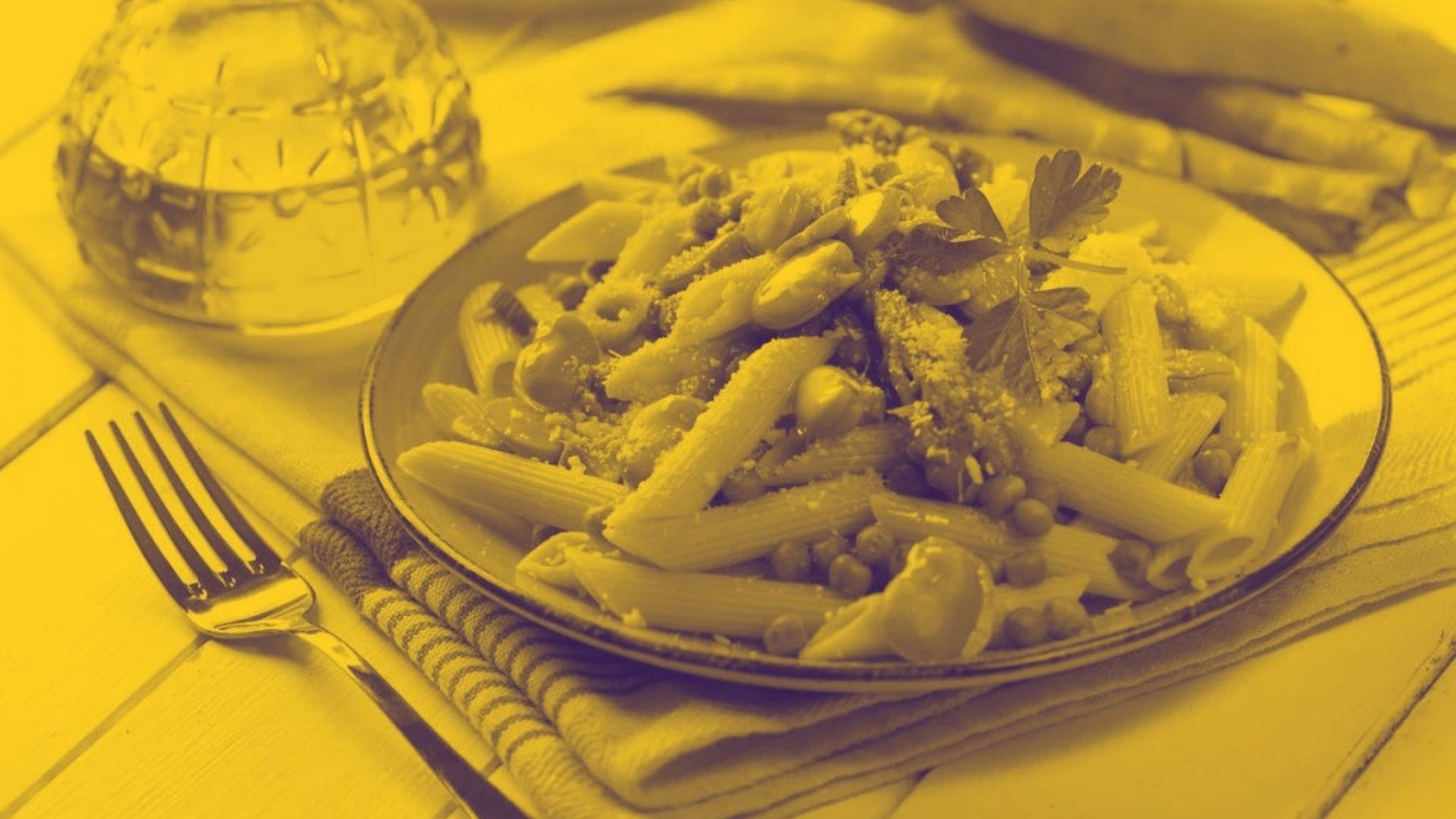 penne con pesce spada e fave fresche